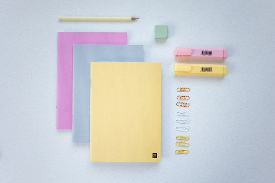 Cuadernos y libretas de colores